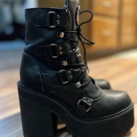 Killstar Broom Riders - Picture 2 of 5